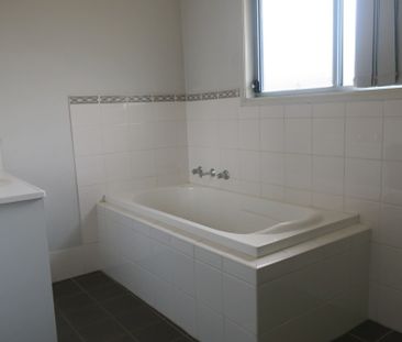 Modern Townhouse!! - Photo 2