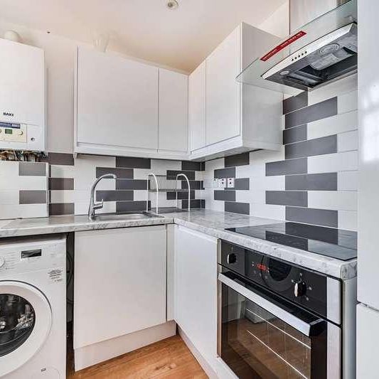 Clifton Gardens, Temple Fortune, NW11 - Photo 1