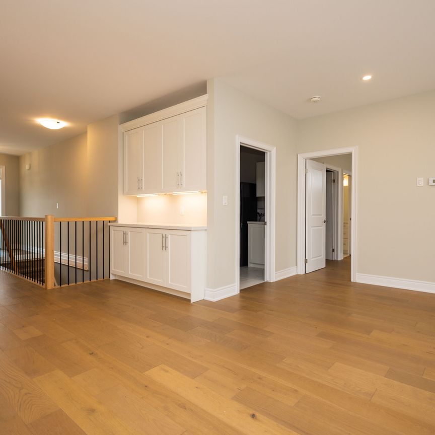 For Lease - 3580 Canfield Crescent, Fort Erie, Ontario - Photo 1