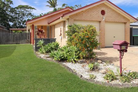 Spacious Family Home - Photo 4