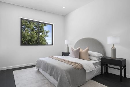 Near New Architecturally Designed Duplex Offering Unparalleled Level of Luxury - Photo 5