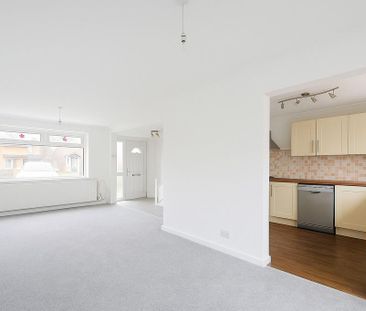 3 bedroom semi-detached house to rent - Photo 1