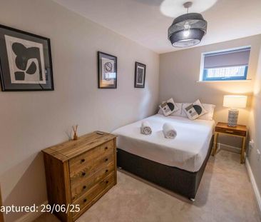 Flat 3, Crescent Court off Blossom Street - Photo 5