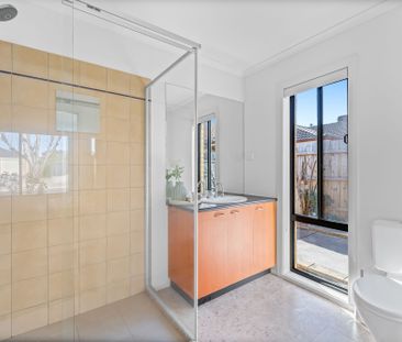 Timeless 4 bedroom Family Living in Leafy Berwick - available now. - Photo 1