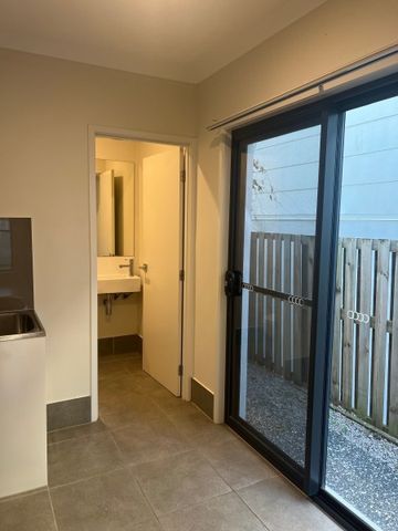 Beautiful 4-Bedroom Family Home in the Heart of Coomera - Photo 5