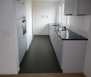 SUPERBE APPARTEMENT de 4.5 pièces / SEHR SCHÖNE 4.5-Zimmer-Wohnung - Foto 3