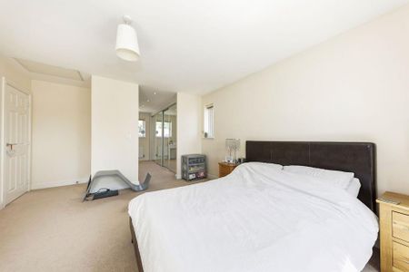 3 bedroom terraced house to rent - Photo 3