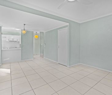 Location, Location, Location - Walk to Plaza, CBD & Beach! - Photo 1