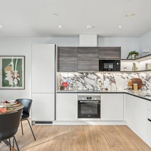 1 bedroom flat to rent - Photo 2