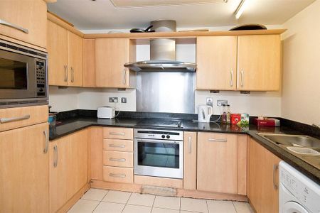 2 bedroom flat to rent - Photo 3