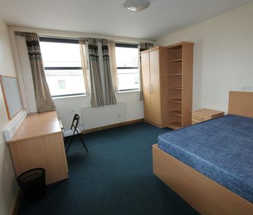 Flat to rent on - Photo 4