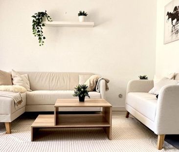 3 bedroom luxury Townhouse for rent in Nueva Andalucia, Andalusia - Photo 2