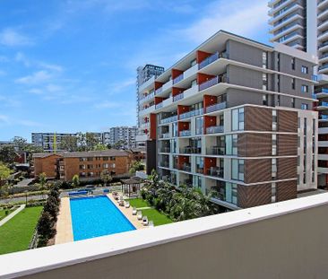 Well Maintained 1 Bed plus Study Desk and Parking! - Photo 6