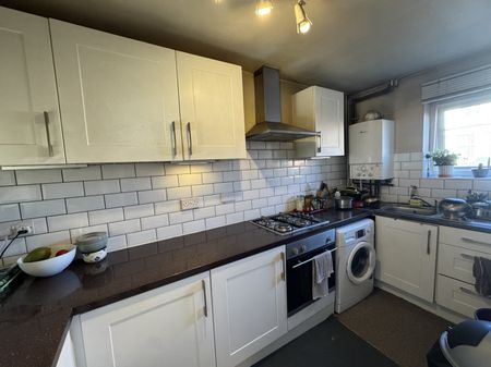 Russell Road, Nottingham, NG7 6HD - Photo 4