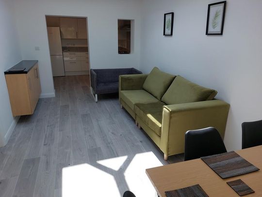 5 bedroom semi-detached house to rent - Photo 1