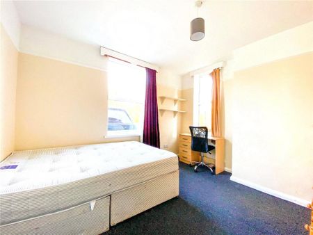 5 bedroom end of terrace house to rent - Photo 2