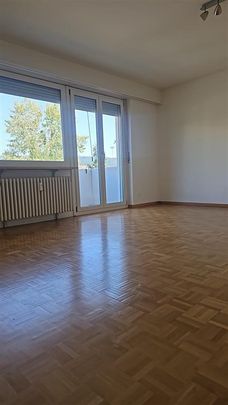 ATTRAKTIVE 5-ZIMMERWOHNUNG AN RUHIGER LAGE IN REINACH - Photo 1