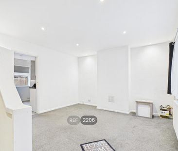 3 bedroom property to rent - Photo 1