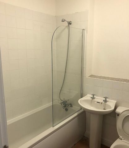 2 Bedroom Terraced To Let - Photo 3