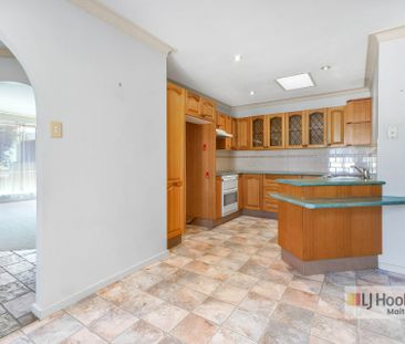 LAKESIDE LIVING!! - Photo 2