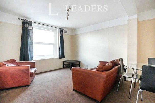 3 bedroom maisonette to rent New Cross Road, London, SE14 - Photo 1