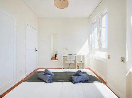 Rua Latino Coelho, Lisbon, Lisbon 1050-132 - Photo 3