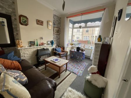 3 bedroom terraced house to rent - Photo 2