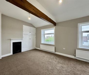 2 bedroom end of terrace house to rent - Photo 2