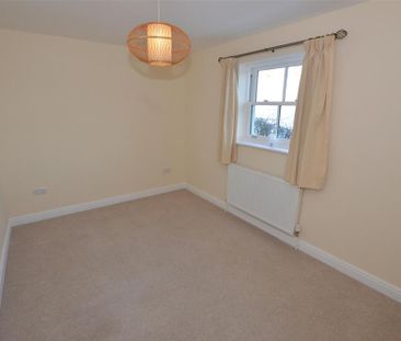 4 bedroom detached house to rent - Photo 4