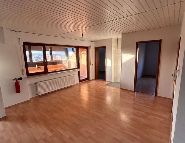 Attraktive 3-Zi.+Wintergarten-DG-Wohnung in Bruchsal - Photo 1