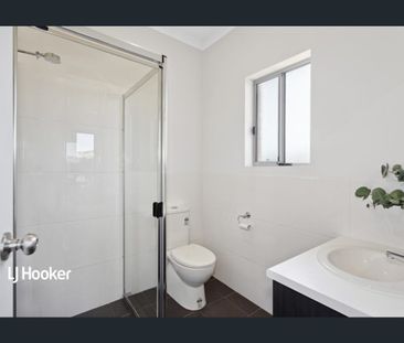 Stylish 3-Bedroom Home in Orleana Waters – Modern Living with Comfo... - Photo 6