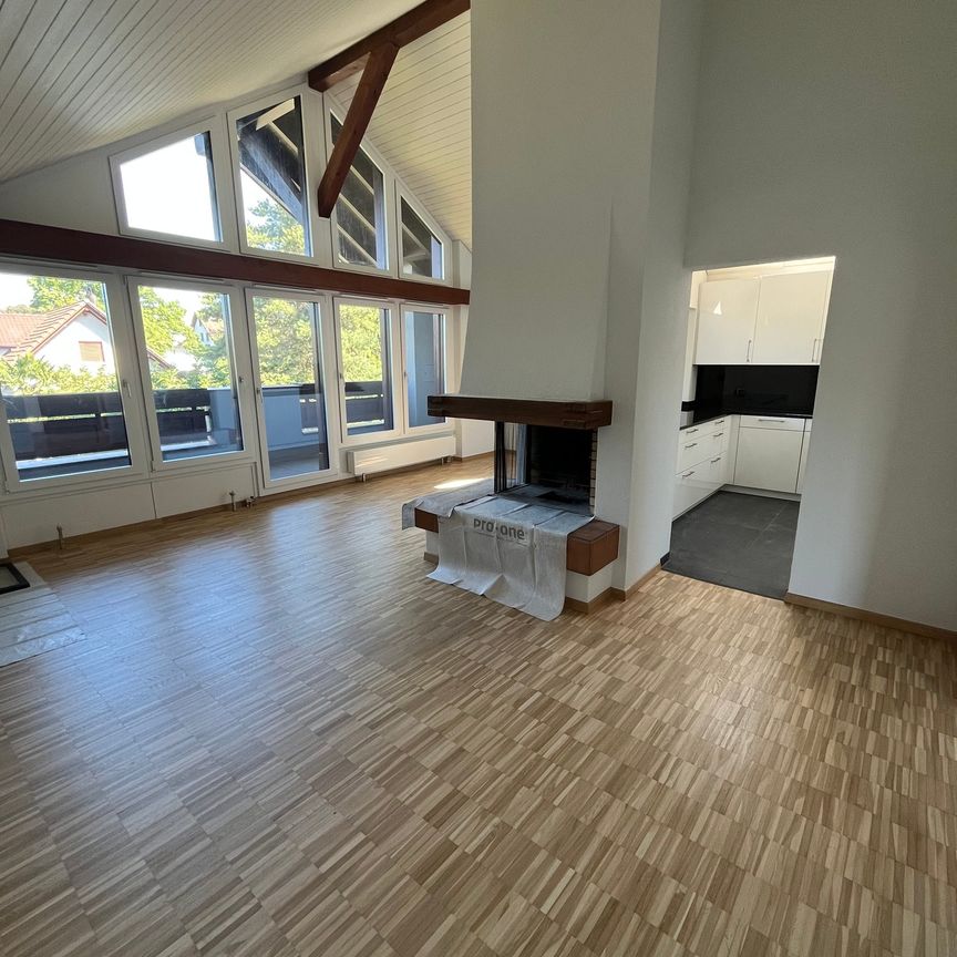 Charmante 4.5-Zimmer-Dachwohnung an der Alten Obfelderstrasse in Affoltern am Albis - Foto 1
