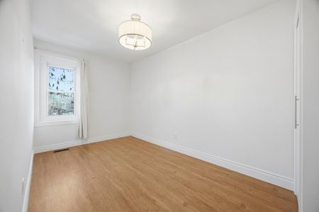 For Lease - 589 Logan Avenue Unit# Main, Toronto, Ontario - Photo 5