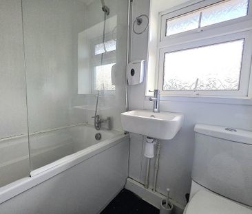 2 bedroom detached house to rent - Photo 2