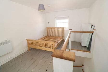 High Street, Dorking, RH4 - Photo 2