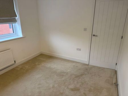 York Road Priorslee, Telford - Photo 2