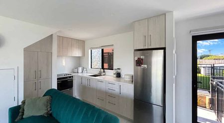 NEW BRIGHTON - 2 BEDROOMS - Photo 4