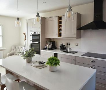 4 bedroom detached house to rent - Photo 4