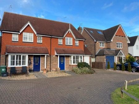 Horley - Photo 4