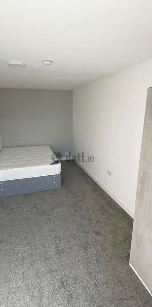 Apartment to rent in Cork, Shandon - Photo 1