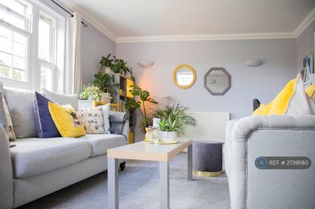 2 bedroom flat to rent - Photo 2