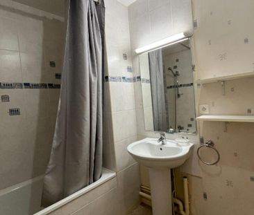 Location Appartement 3 pièce(s) de 69.93 m2 - Photo 2