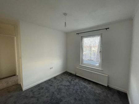 4 bedroom terraced house to rent - Photo 2