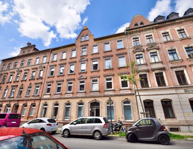 Einbauküche • Balkon • 2 Zimmer • Tageslichtbad mit Wanne • Laminat • WG tauglich • gleich anschauen - Photo 1