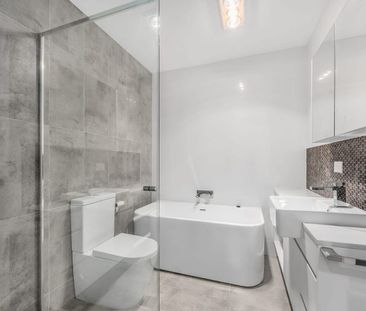 Modern 4-bedroom living - Photo 4