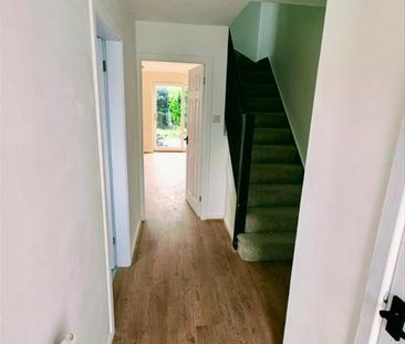 3 bedroom semi-detached house to rent - Photo 6