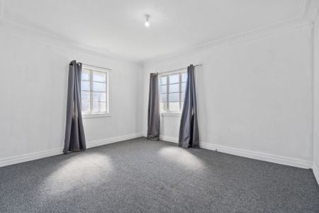 69 Mount Gravatt Capalaba Road, Upper Mount Gravatt QLD 4122 - House For Rent | Domain - Photo 5