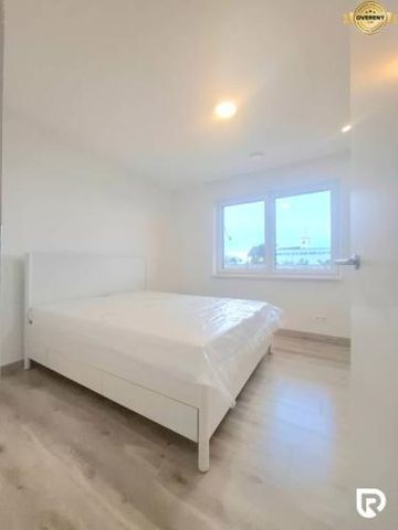 RentHub | 4 izbový rodinný dom s krbom a terasov | Slnečná | Ružindol - Fotografia 2