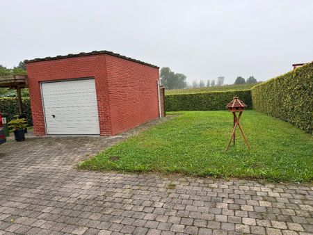 Gezellige half open bebouwing met 3 slaapkamers, garage en tuin. - Foto 5