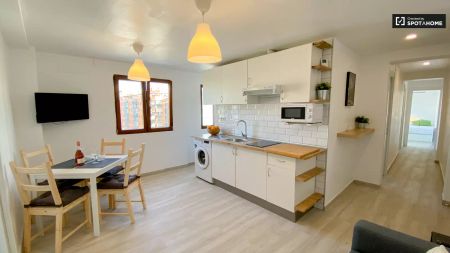 Room in a shared 3-bedroom apartment for rent in Cabanyal-Canyamelar. - Foto 2